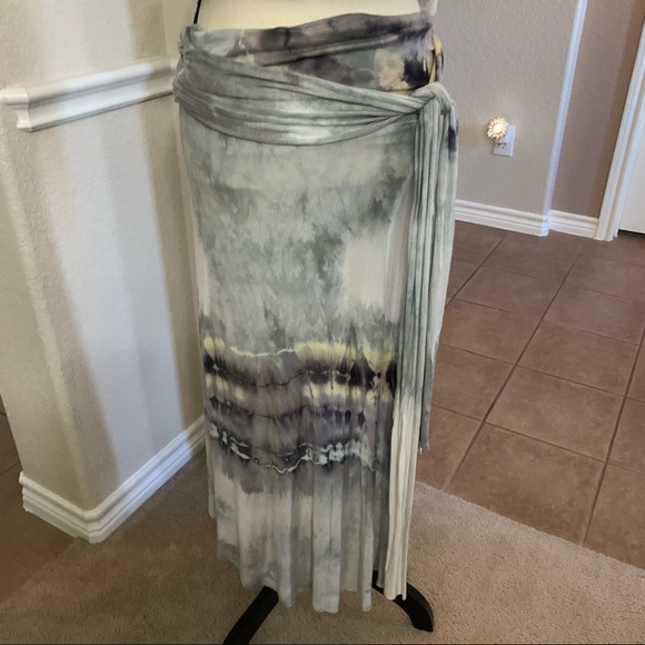 Brightly Twisted skirt - Picture 3 of 16